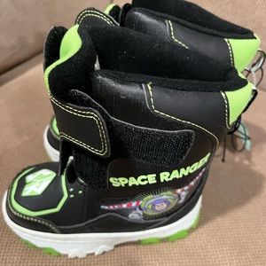 New with tags- toddler light up Buzz Lightyear snow boots